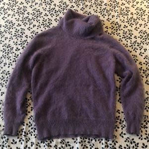 Super soft vintage angora turtleneck!